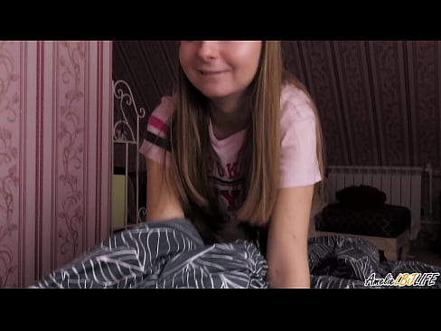 ❤️ Blondie waxay si qoto dheer u nuugtaa BFF's waxayna ku dhufanaysaa afkeeda ❌ annaga %so.hentai-ita.ru ☑